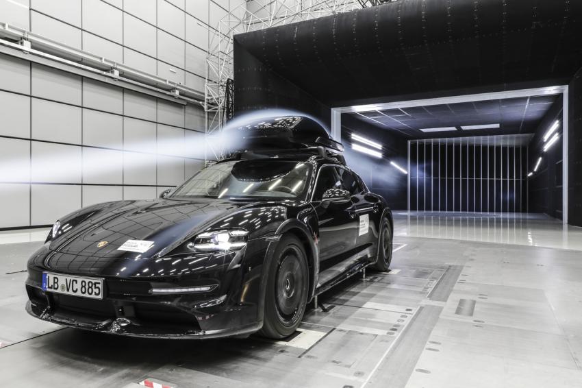 Porsche Taycan Dachbox 3