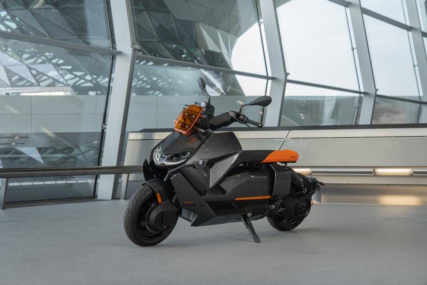 BMW CE 04 Front