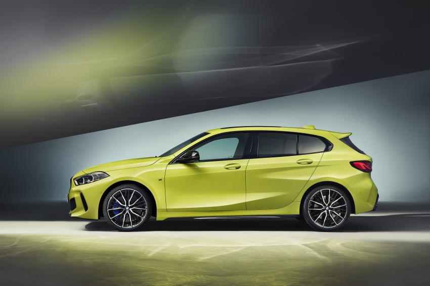 BMW M135i Seite
