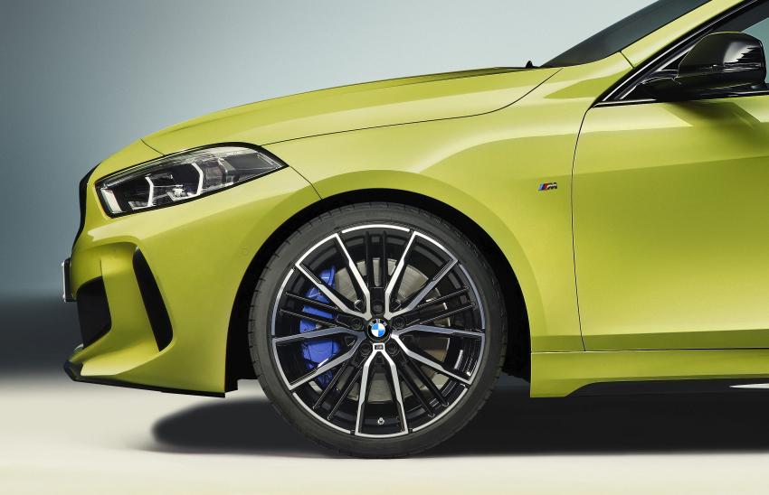 BMW M135i Seite Detail