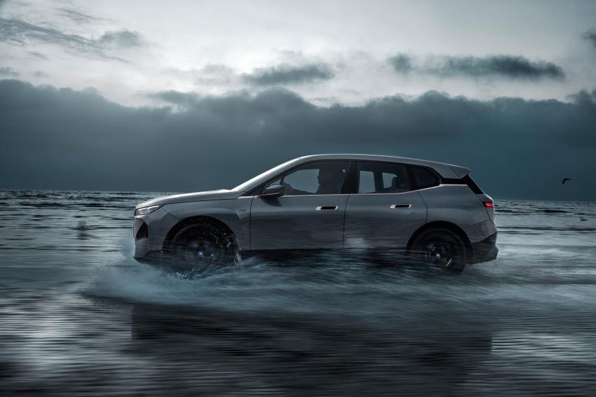 BMW iX M60 Seitenansicht