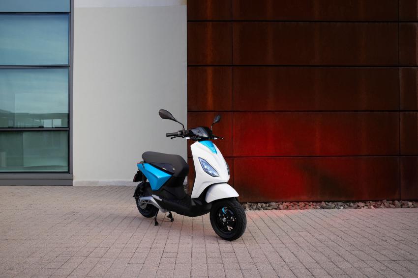 Piaggio 1 Front/Seite