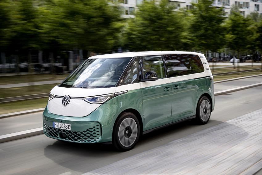 VW ID.BUZZ Front/Seite in Fahrt