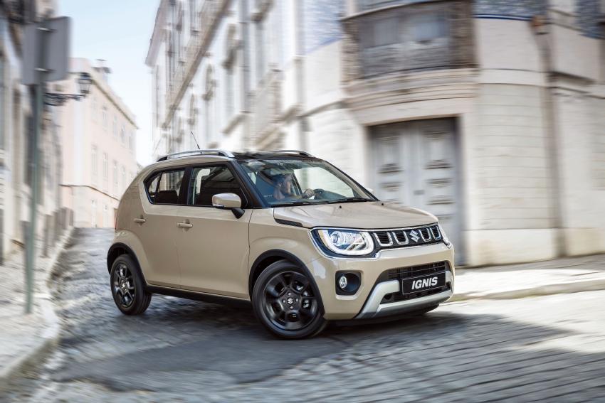 Kleinwagen Suzuki Ignis Front/Seite in Fahrt