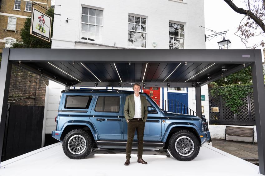 Ineos Fusilier Seite mit CEO Sir Jim Ratcliffe