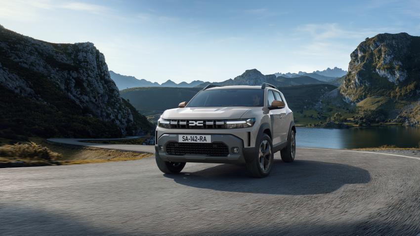 Dacia Duster Front/Seite in Fahrt