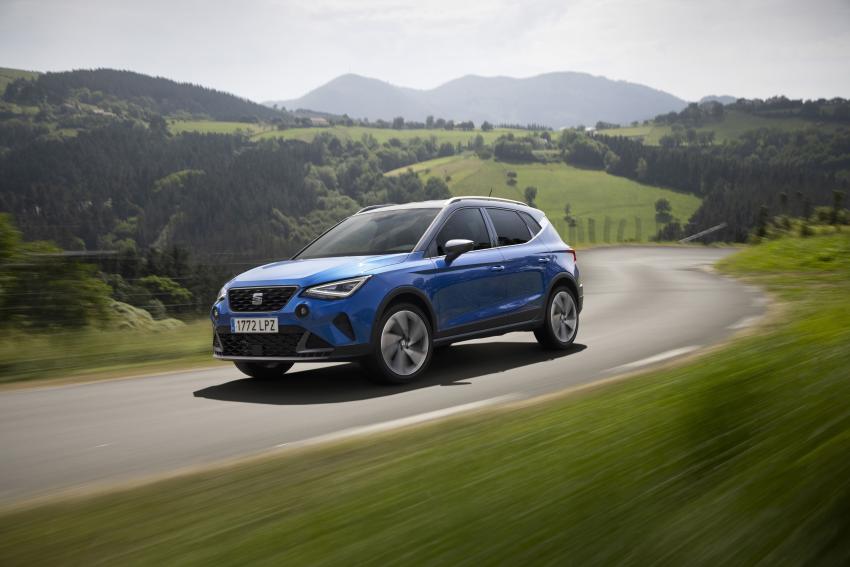 Seat Arona Front/Seite in Fahrt