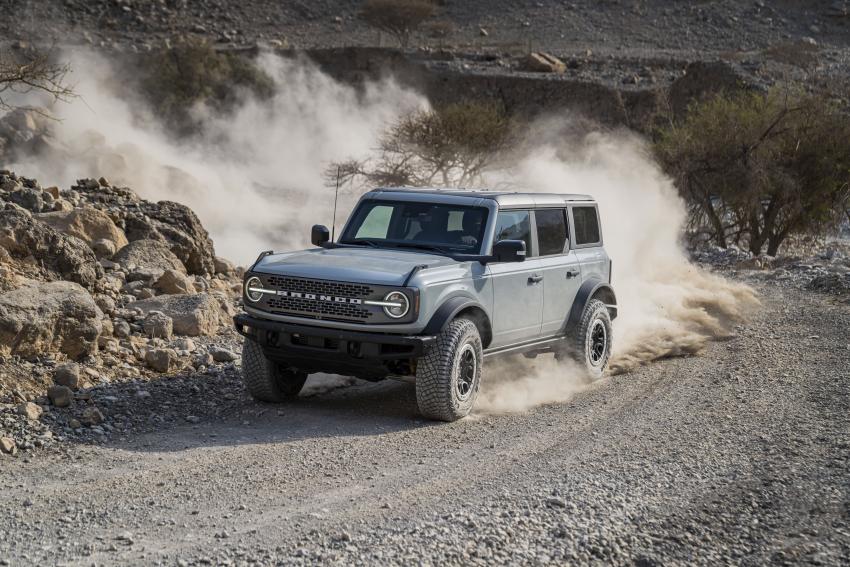 Ford Bronco Front/Seite in Fahrt