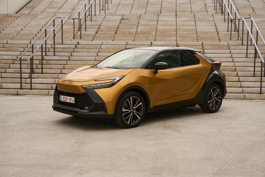 Toyota C-HR PHEV Front/Seite