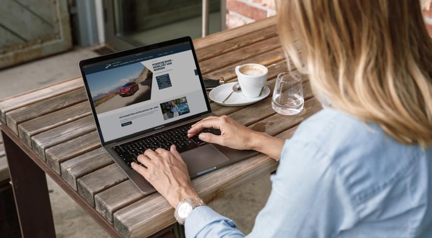Porsche Bank Website Montage