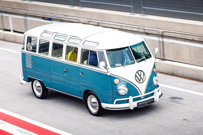 Volkswagen T1 Front/Seite in Fahrt
