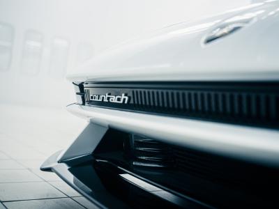 Lamborghini Countach Detail Front