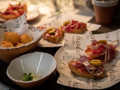 hola Tapas Bar angerichtete Tapas
