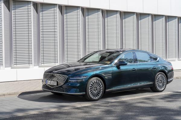 Genesis G80 Electrified Front